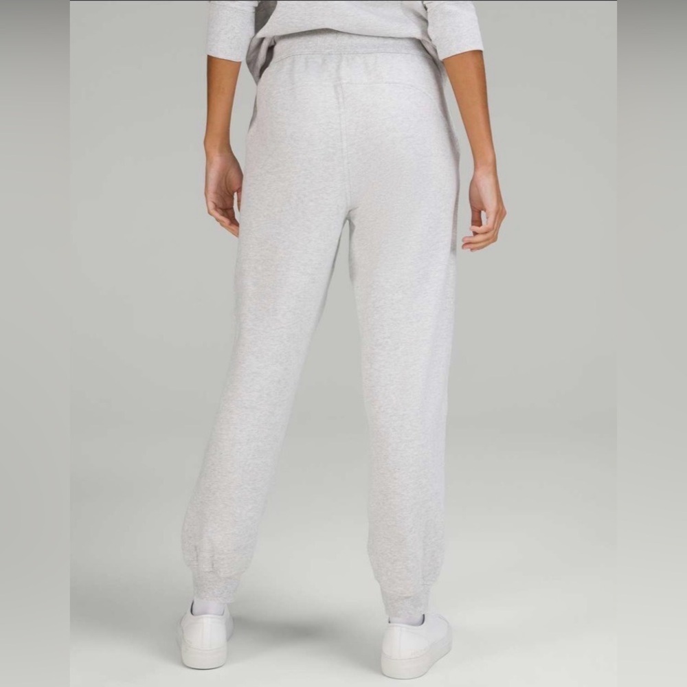 Lululemon scuba high rise joggers size 4